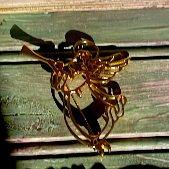 Cute out Angel brooch - Picture 1 of 2